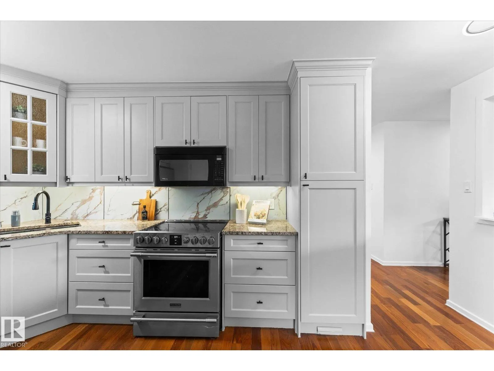 10112 81 ST NW