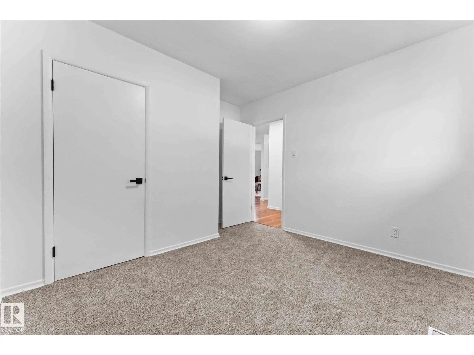 10112 81 ST NW