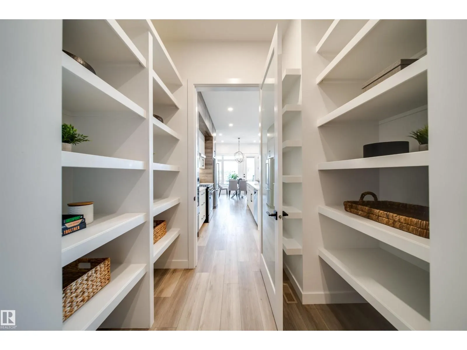 4832 KNIGHT CR SW