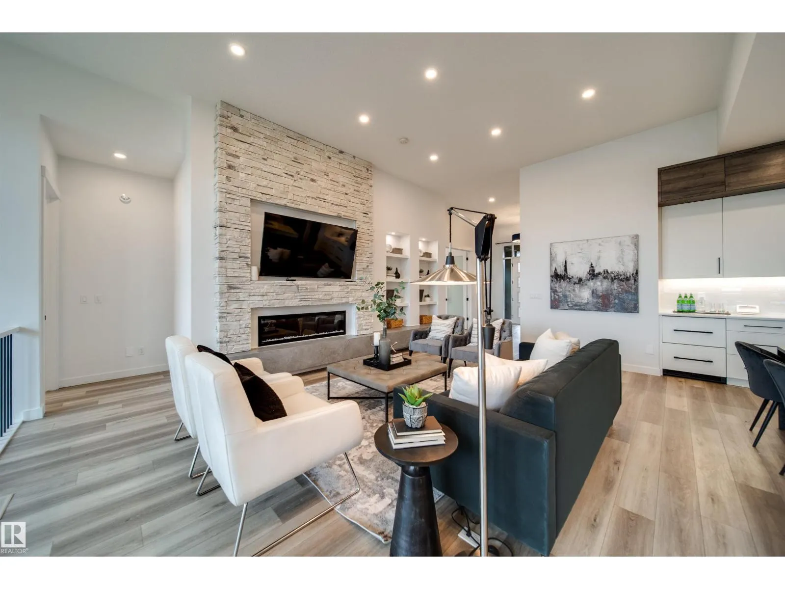 4832 KNIGHT CR SW