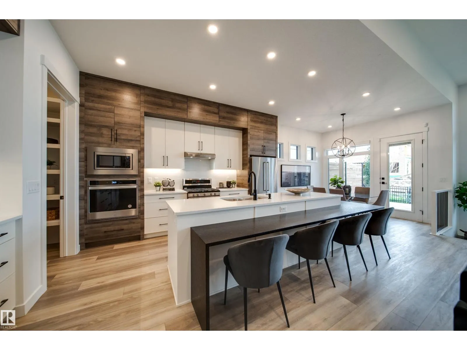 4832 KNIGHT CR SW