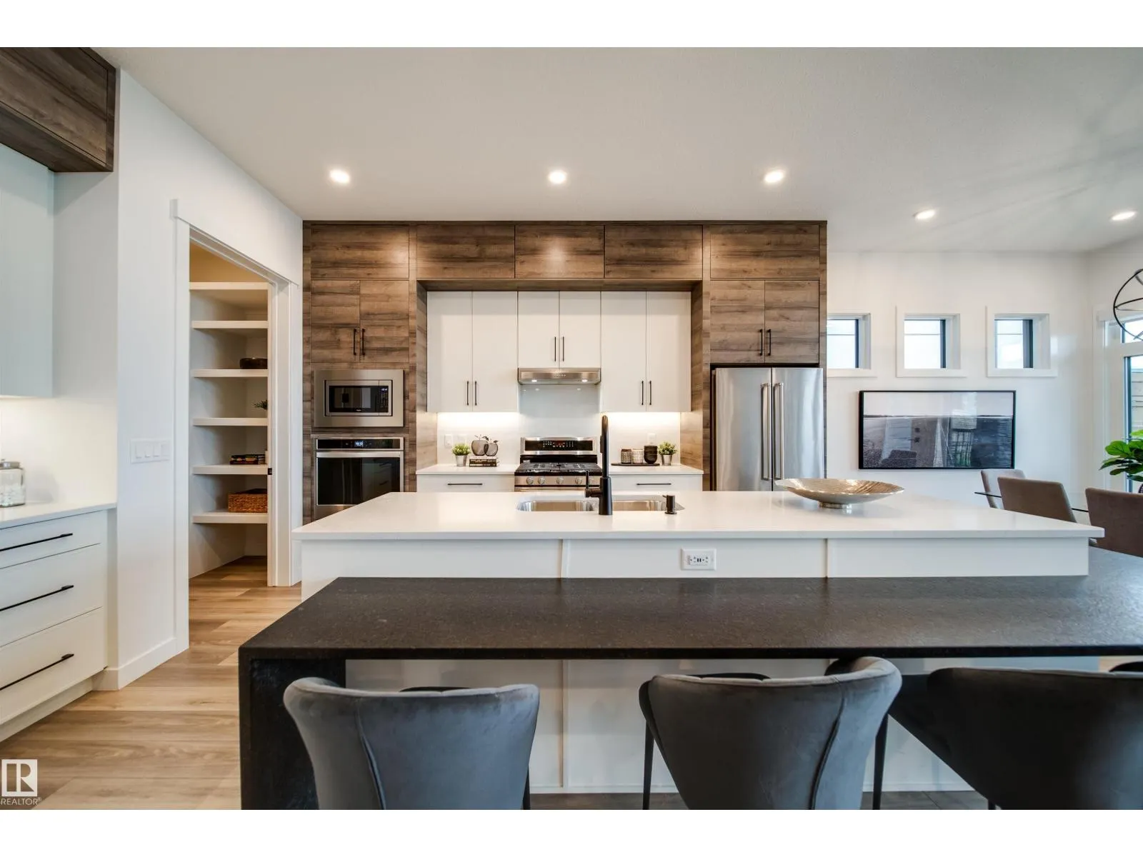 4832 KNIGHT CR SW