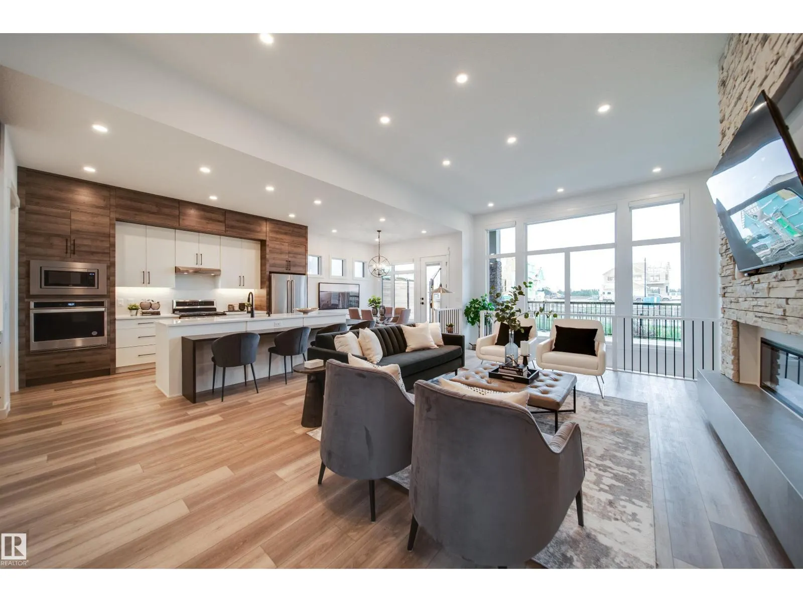 4832 KNIGHT CR SW