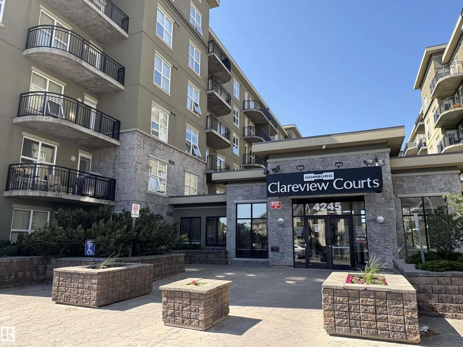#2-312 4245 139 AV NW