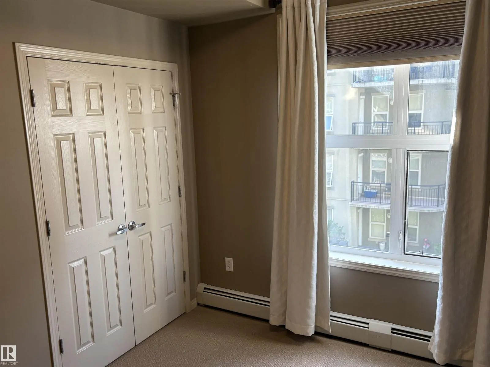 #2-312 4245 139 AV NW