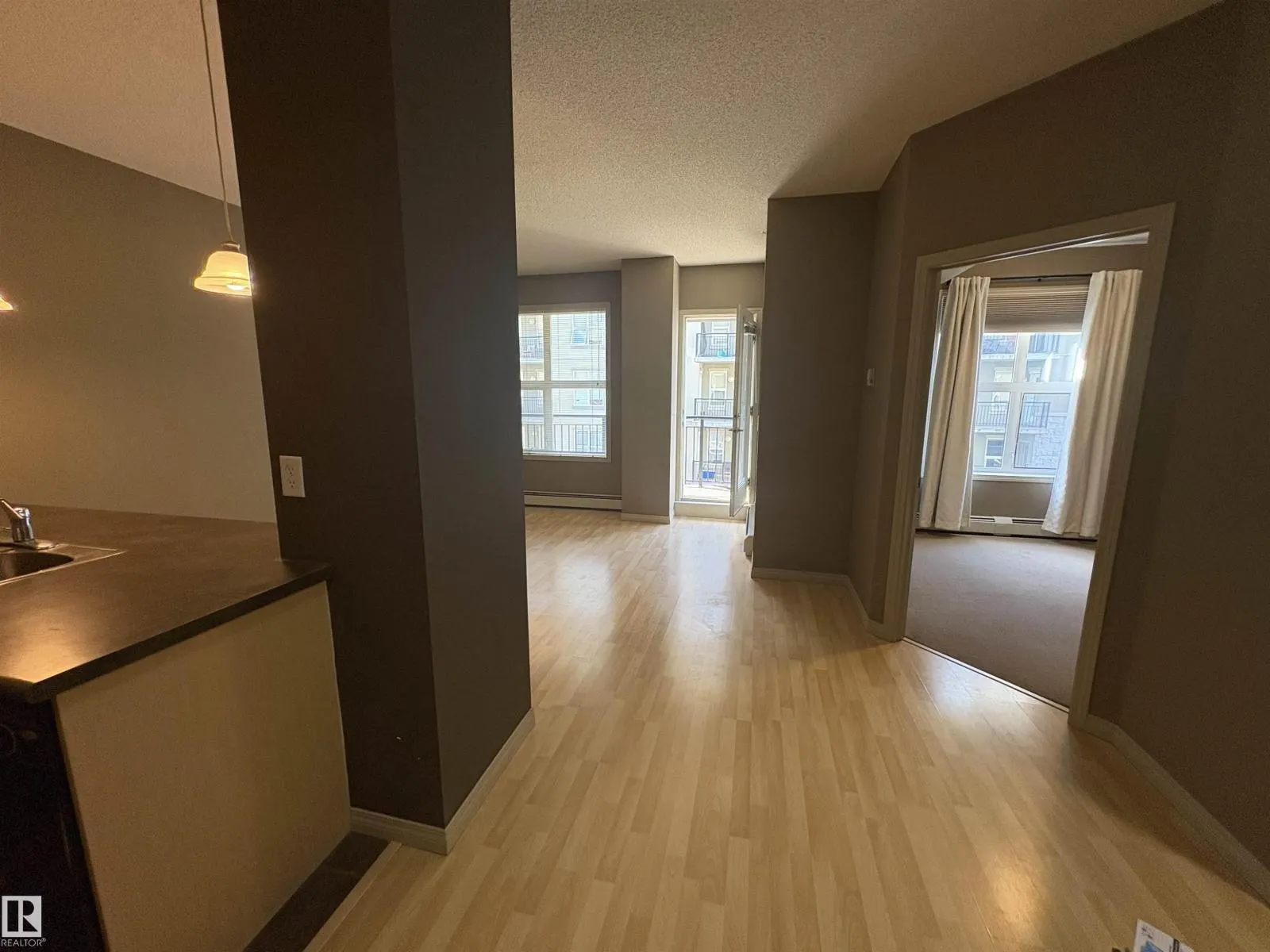 #2-312 4245 139 AV NW