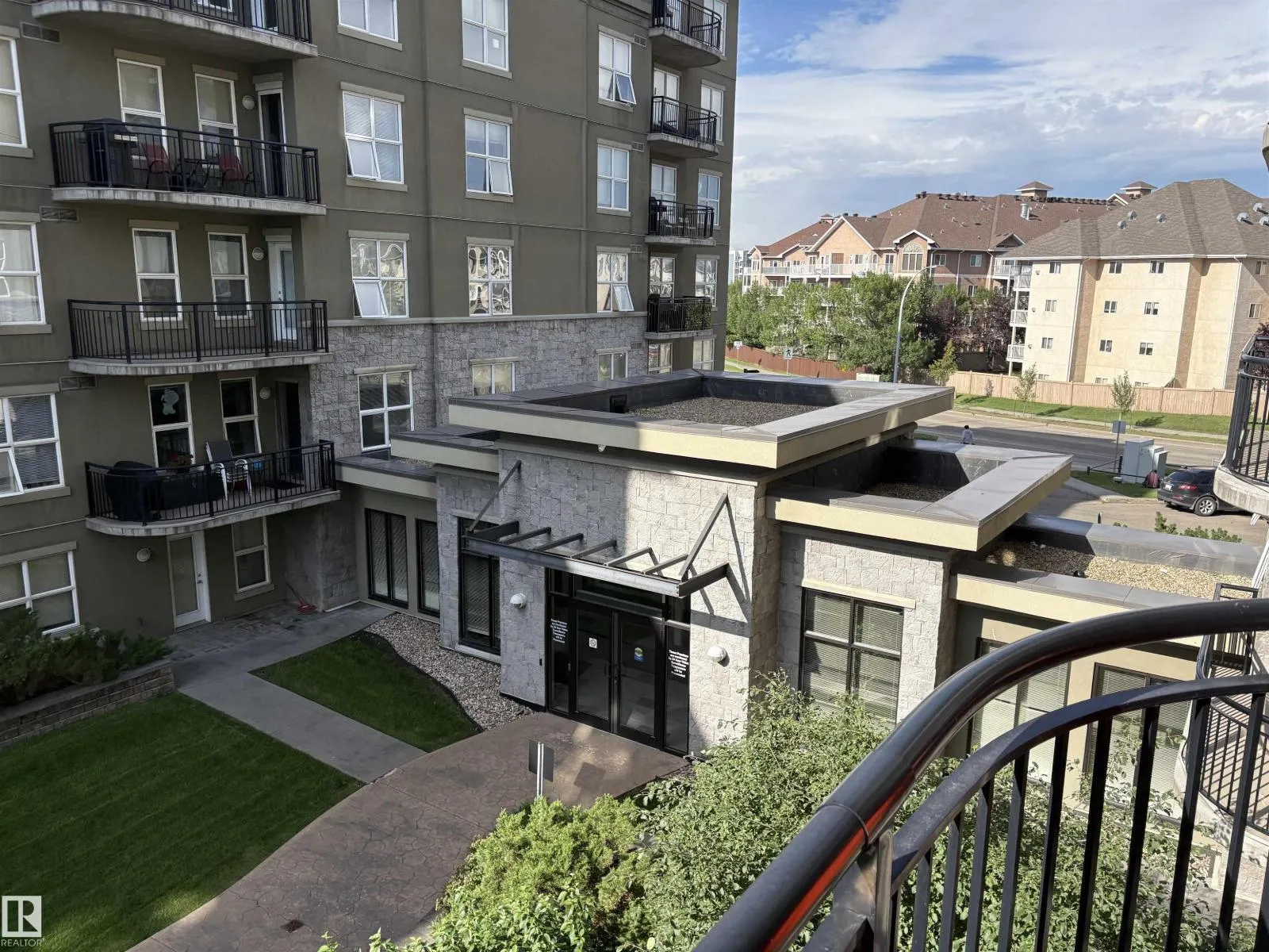 #2-312 4245 139 AV NW