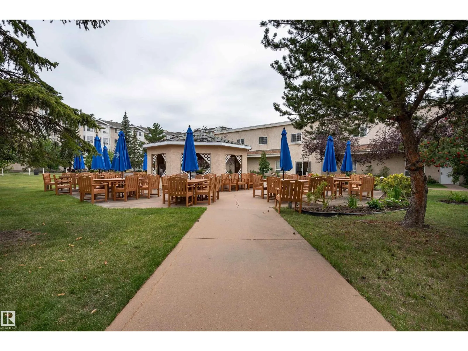 #456 13441 127 ST NW