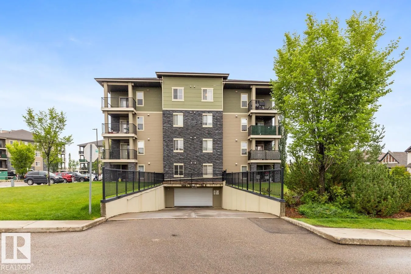 #420 270 MCCONACHIE DR NW