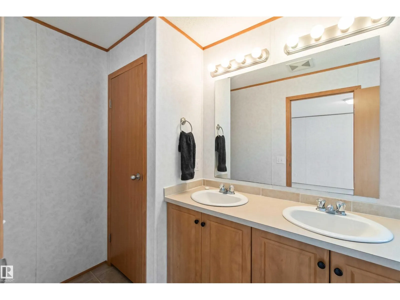 29 23429 Twp Rd 584