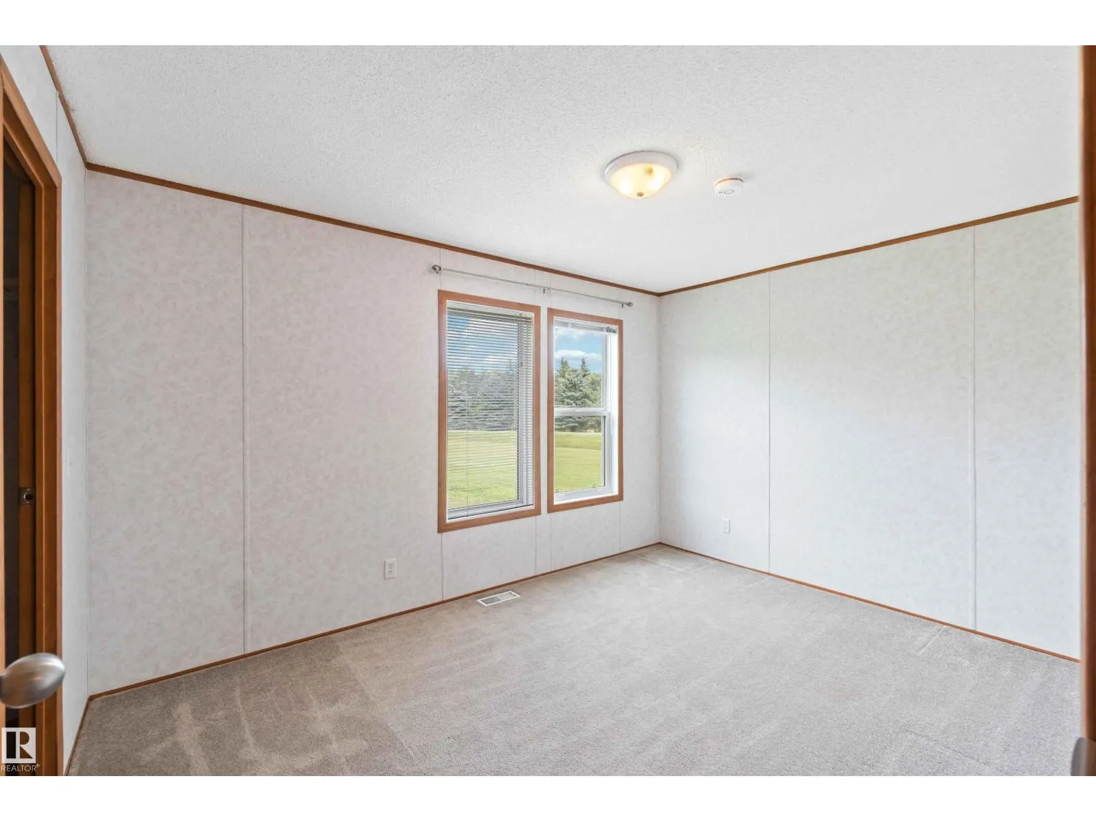 29 23429 Twp Rd 584