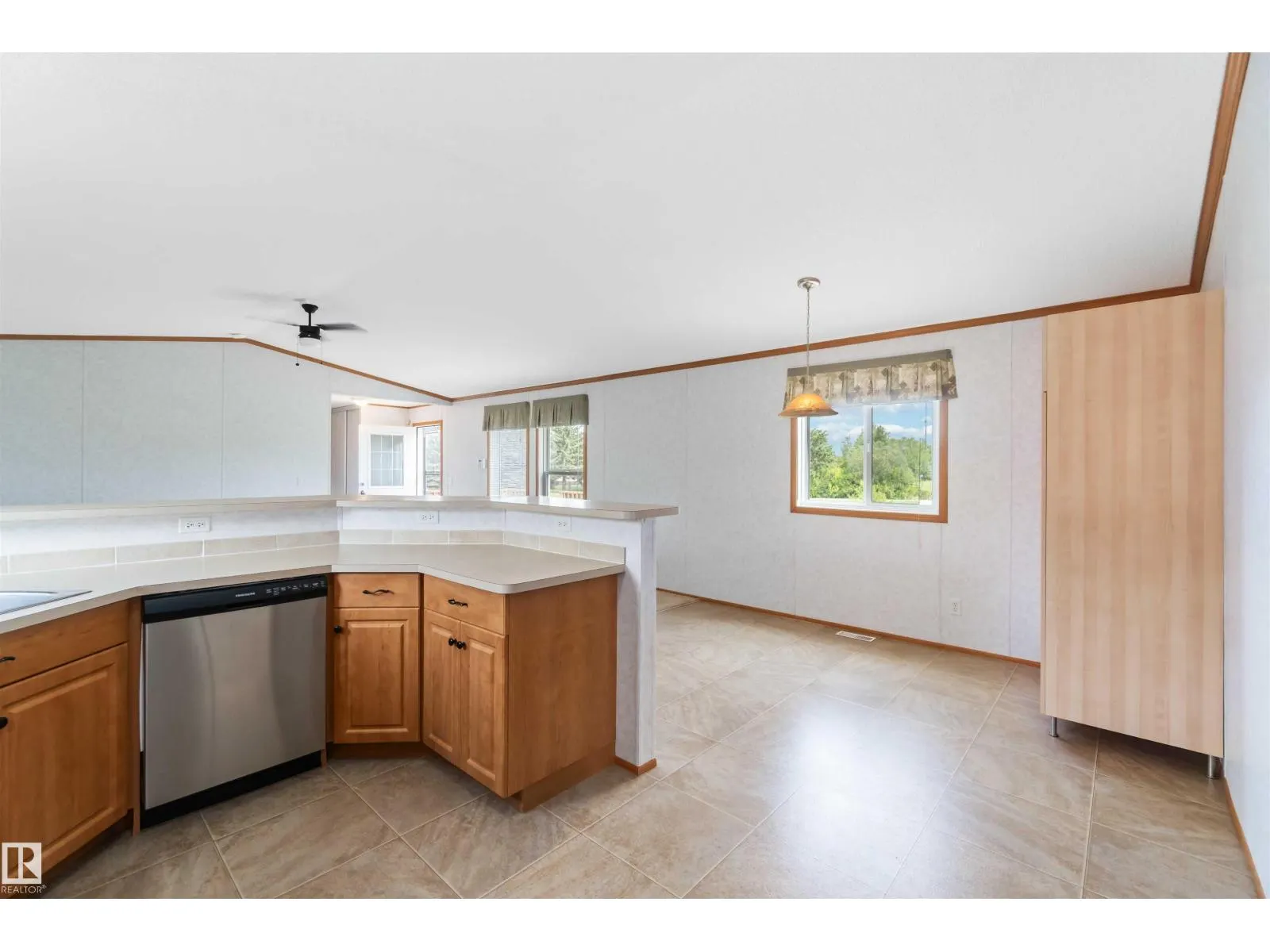 29 23429 Twp Rd 584