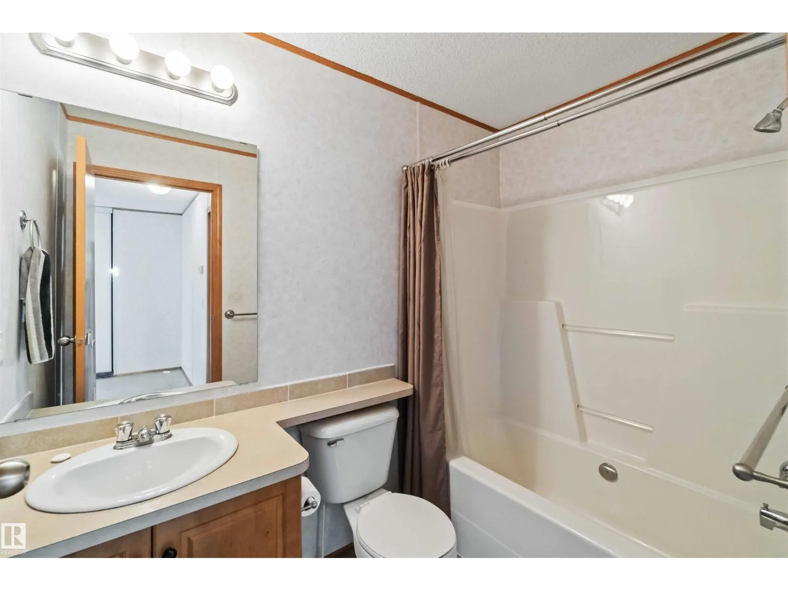 29 23429 Twp Rd 584