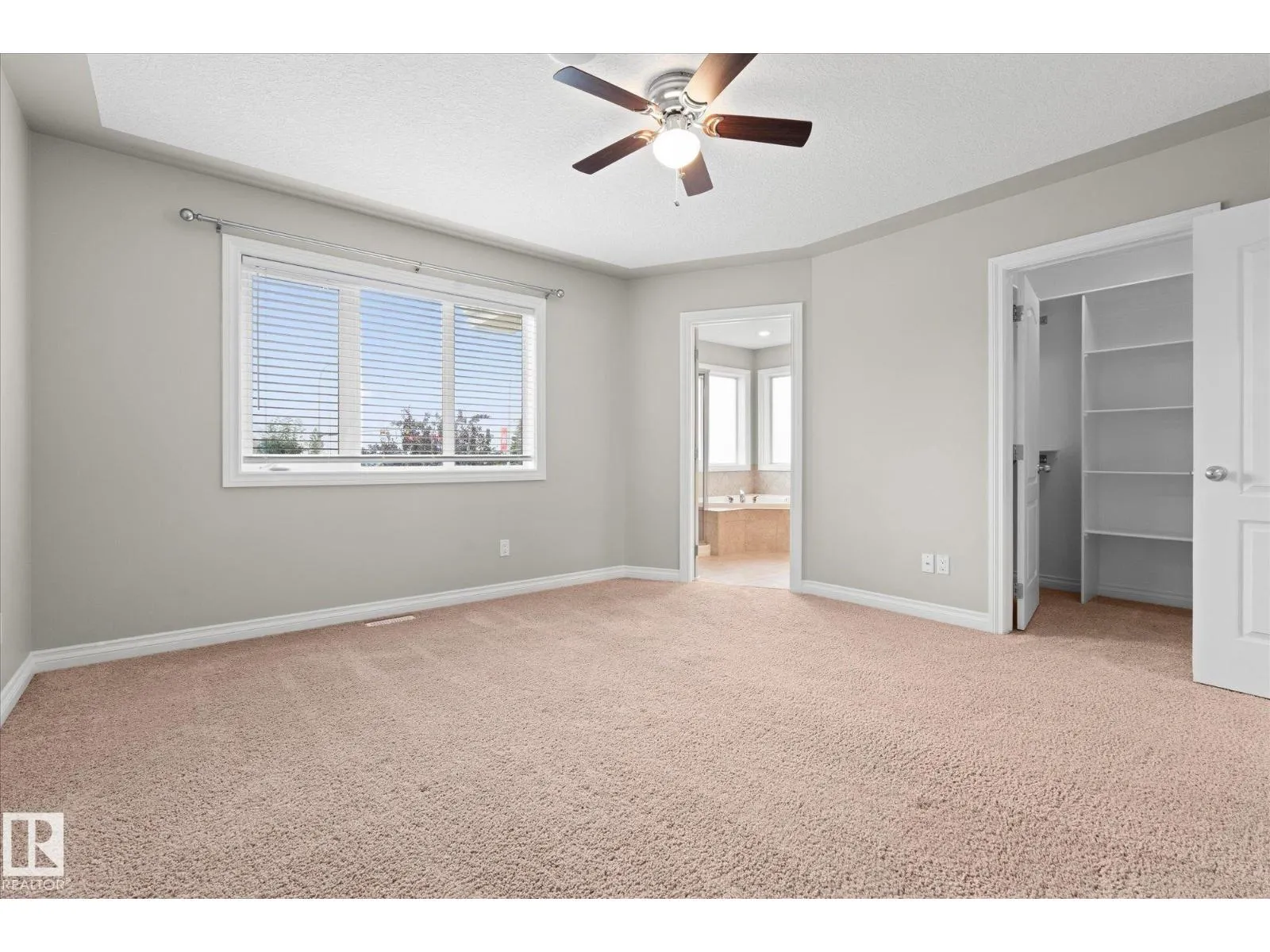 23 LAMPLIGHT CV