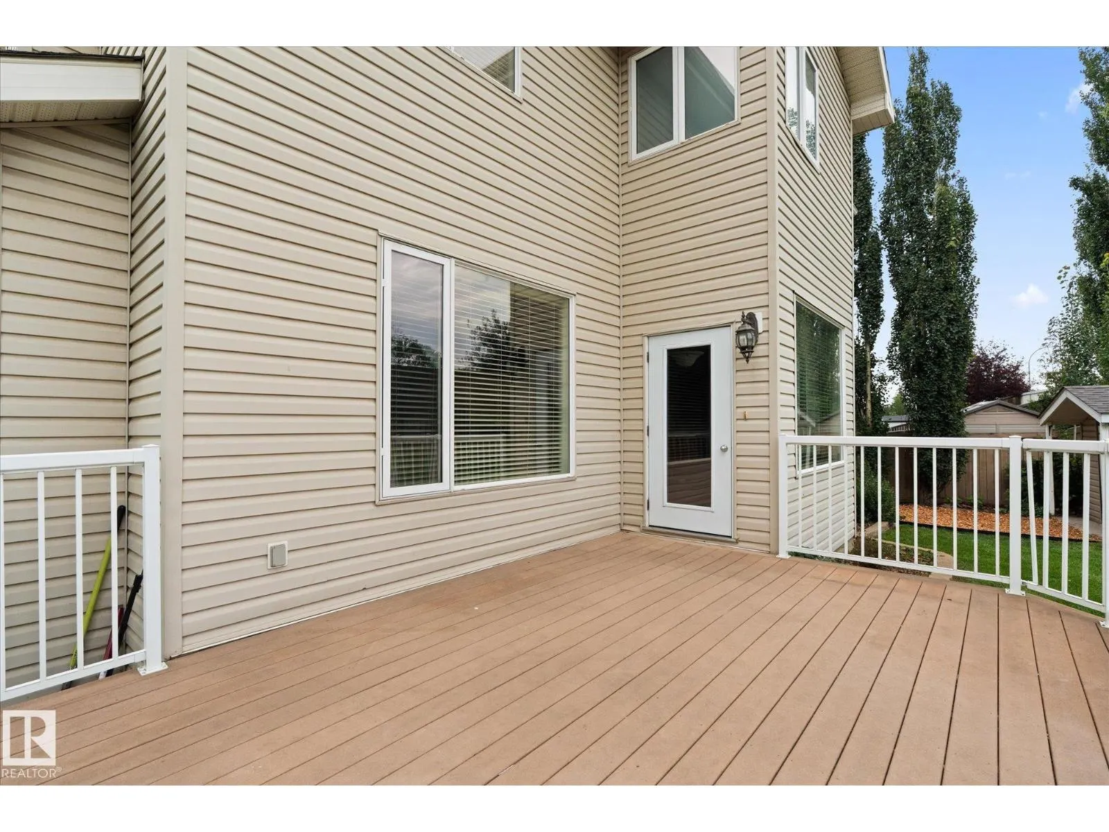 23 LAMPLIGHT CV