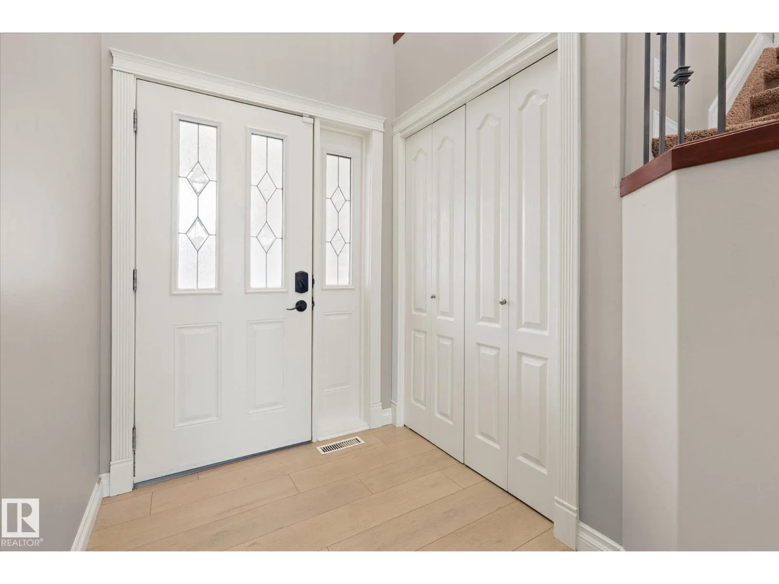 23 LAMPLIGHT CV