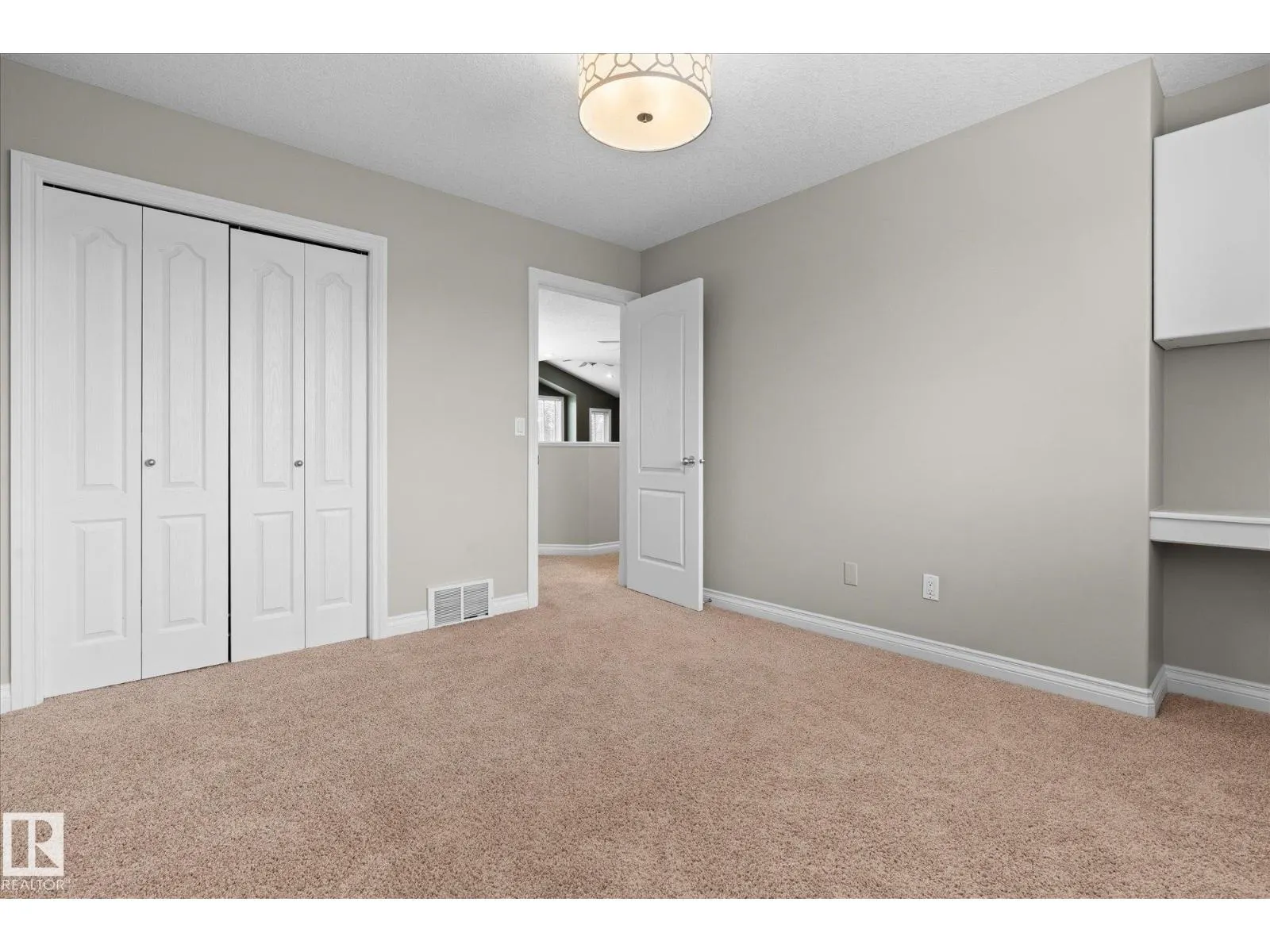 23 LAMPLIGHT CV