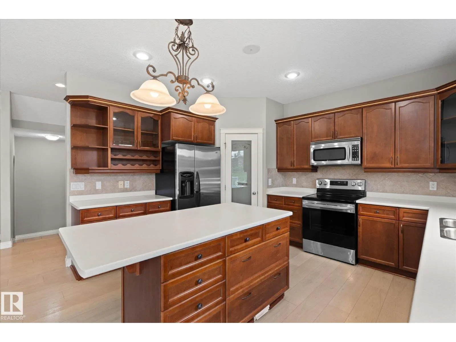 23 LAMPLIGHT CV