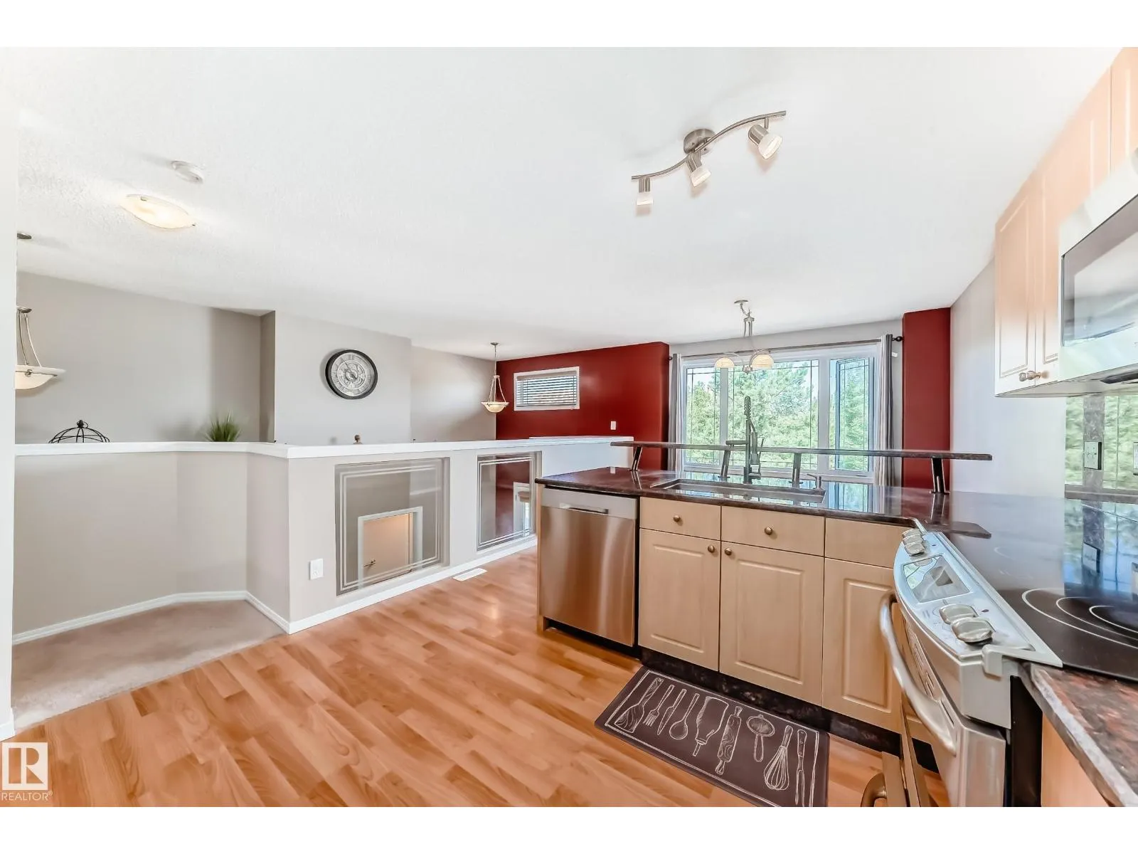 1391 HERMITAGE RD NW