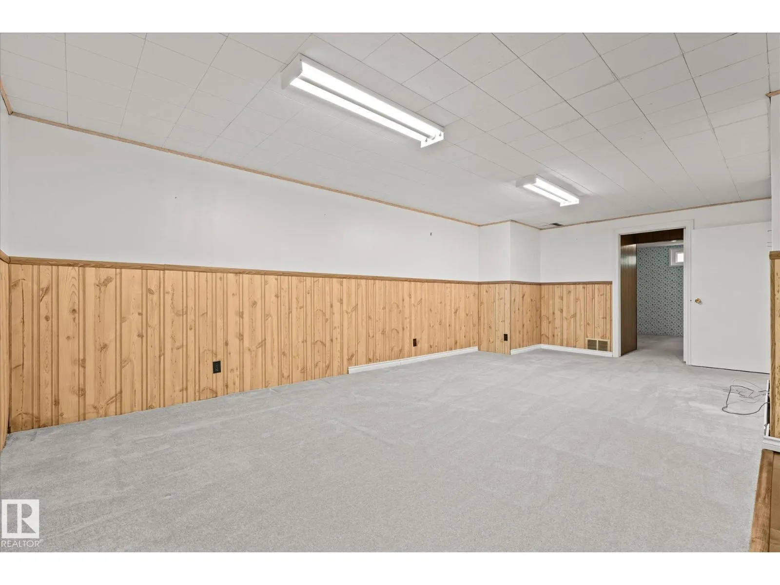 60 WOODHAVEN DR