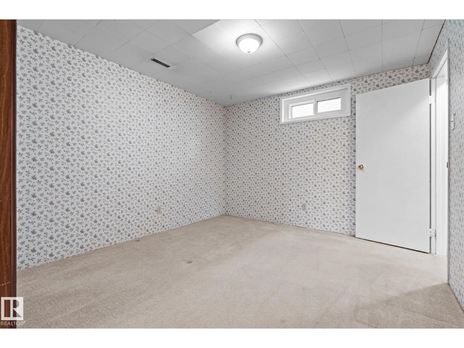 60 WOODHAVEN DR