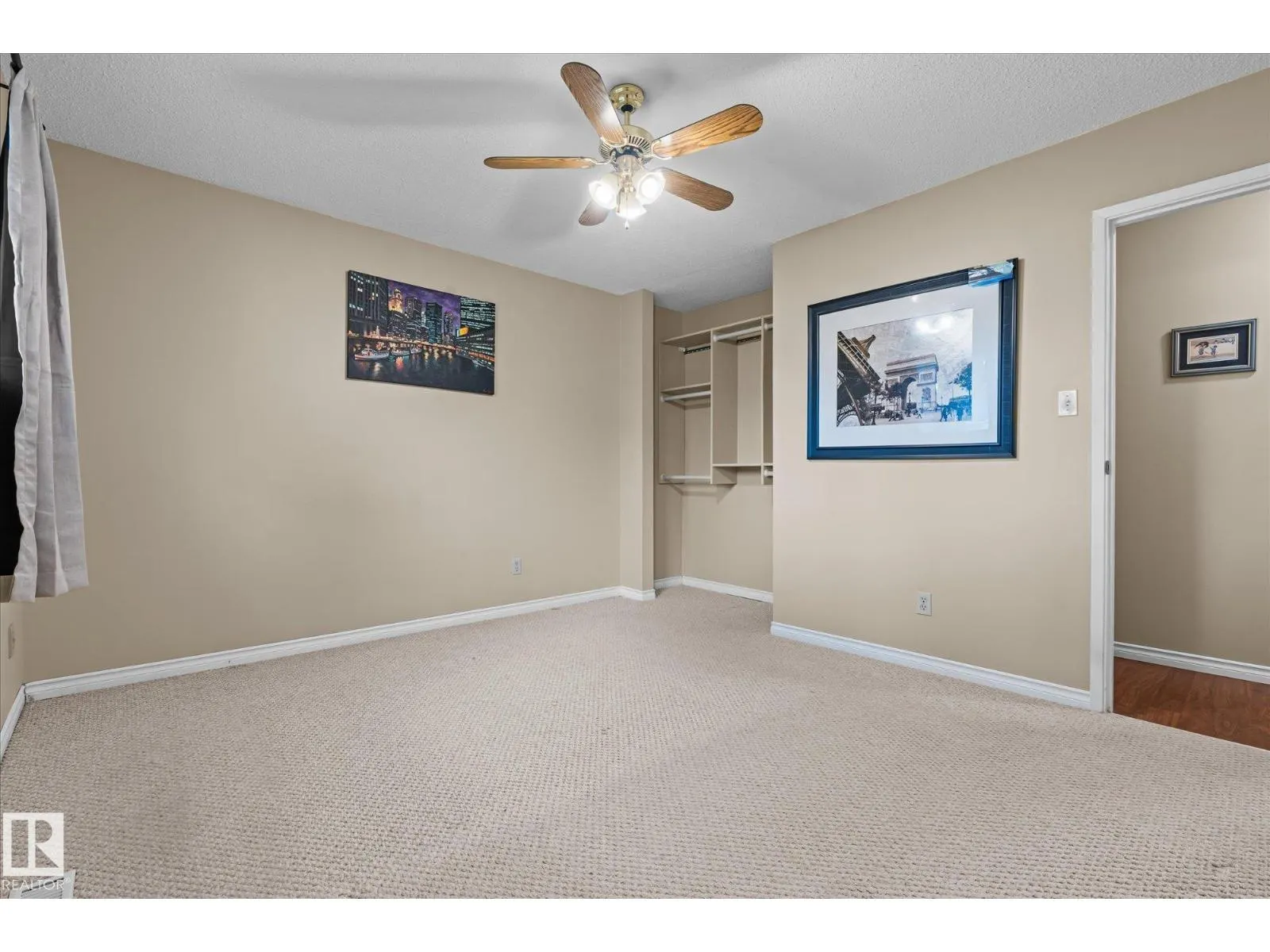 60 WOODHAVEN DR