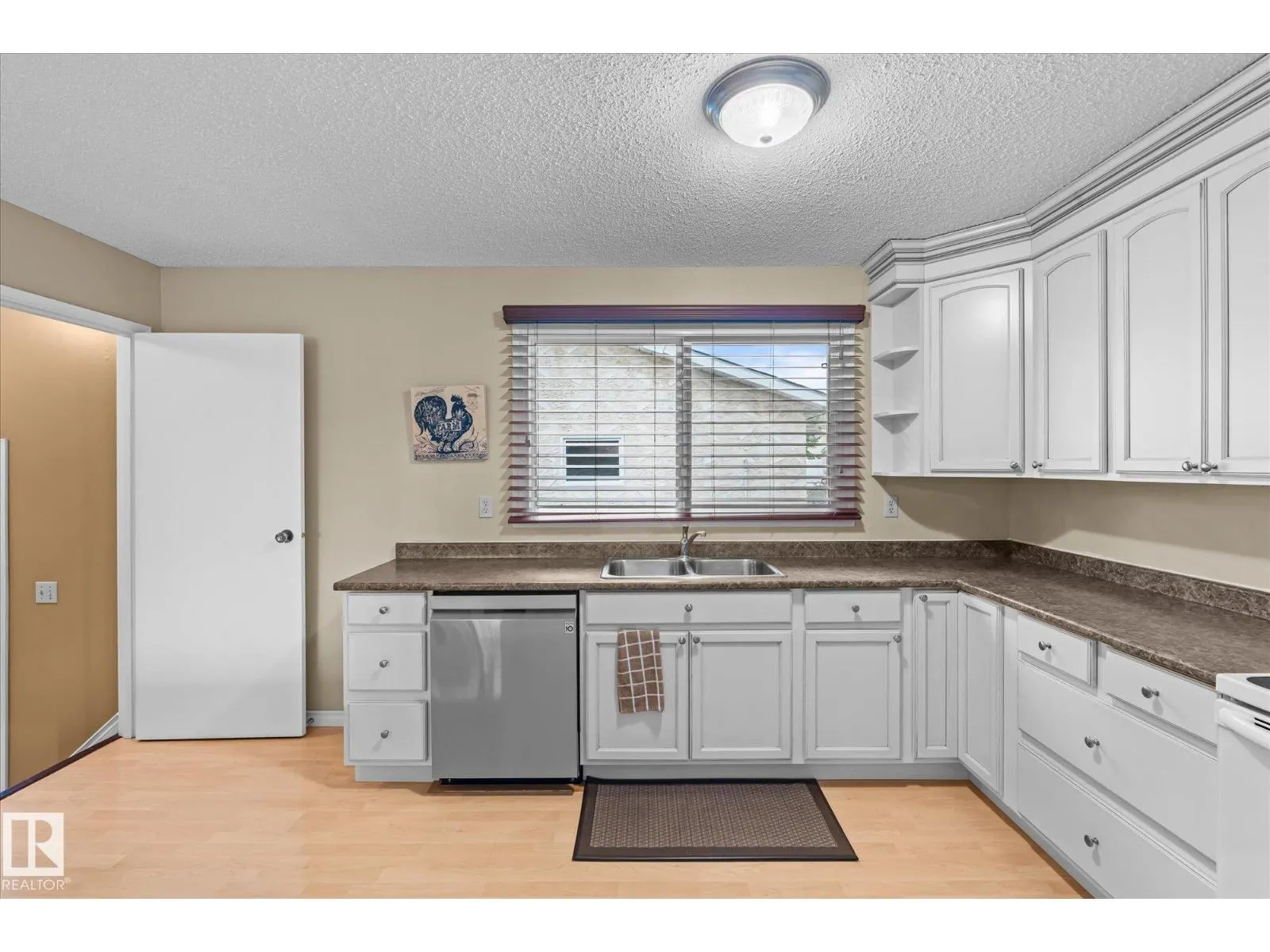 60 WOODHAVEN DR