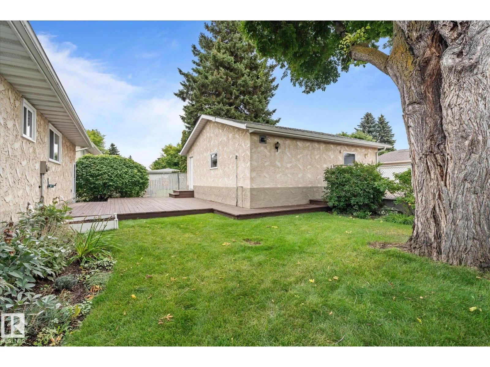 60 WOODHAVEN DR