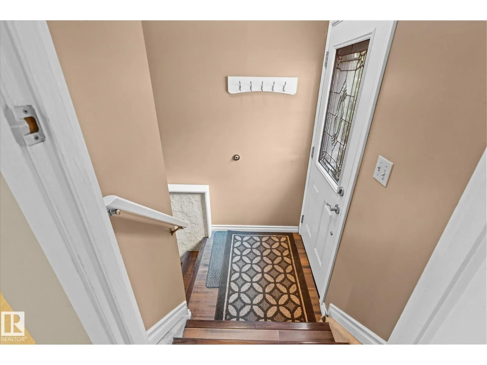 60 WOODHAVEN DR