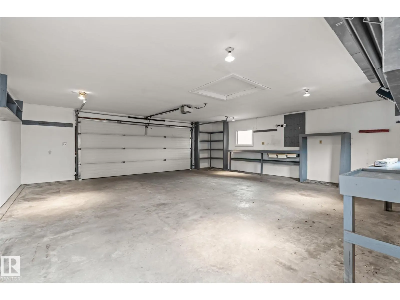 60 WOODHAVEN DR