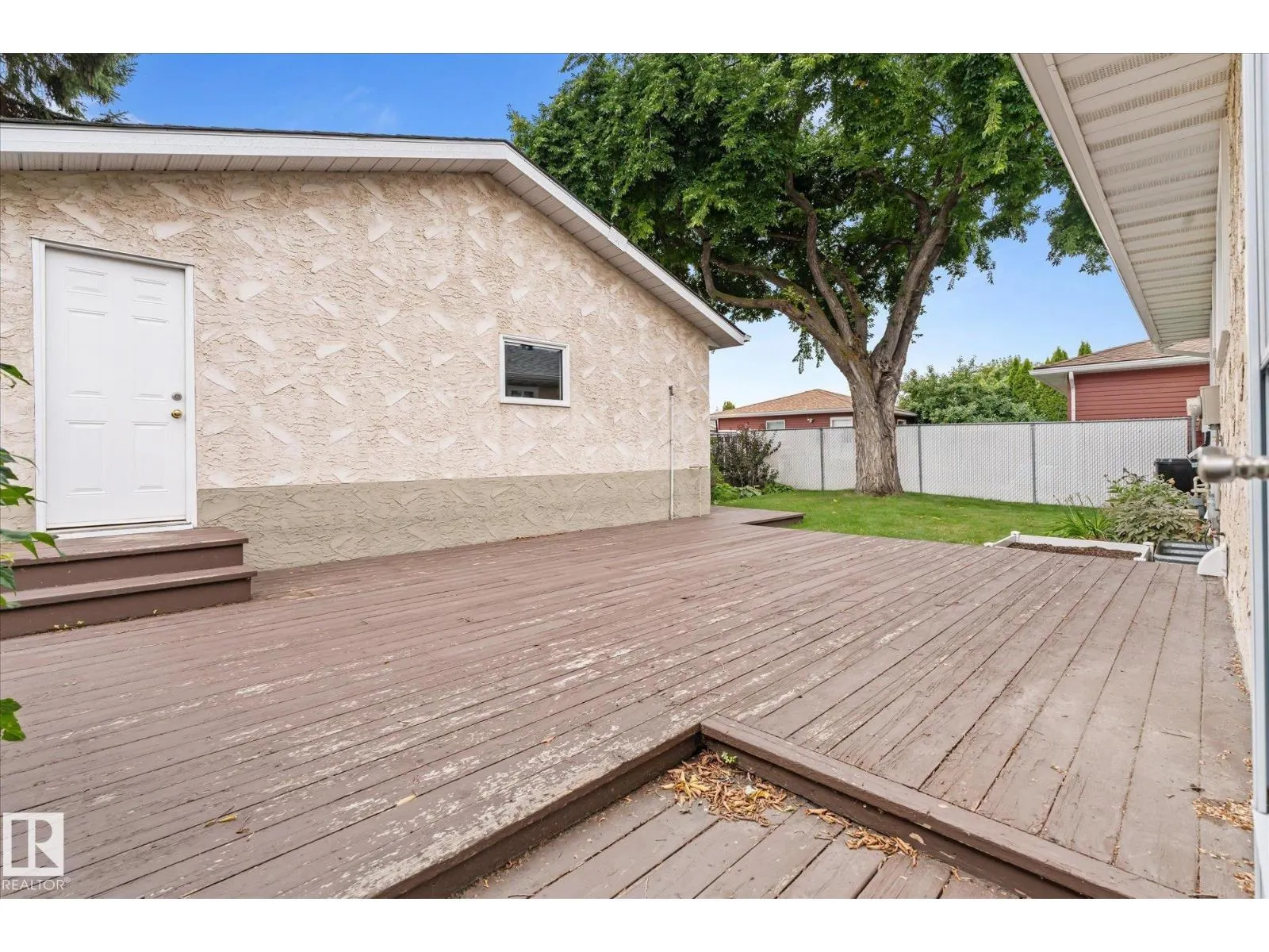 60 WOODHAVEN DR