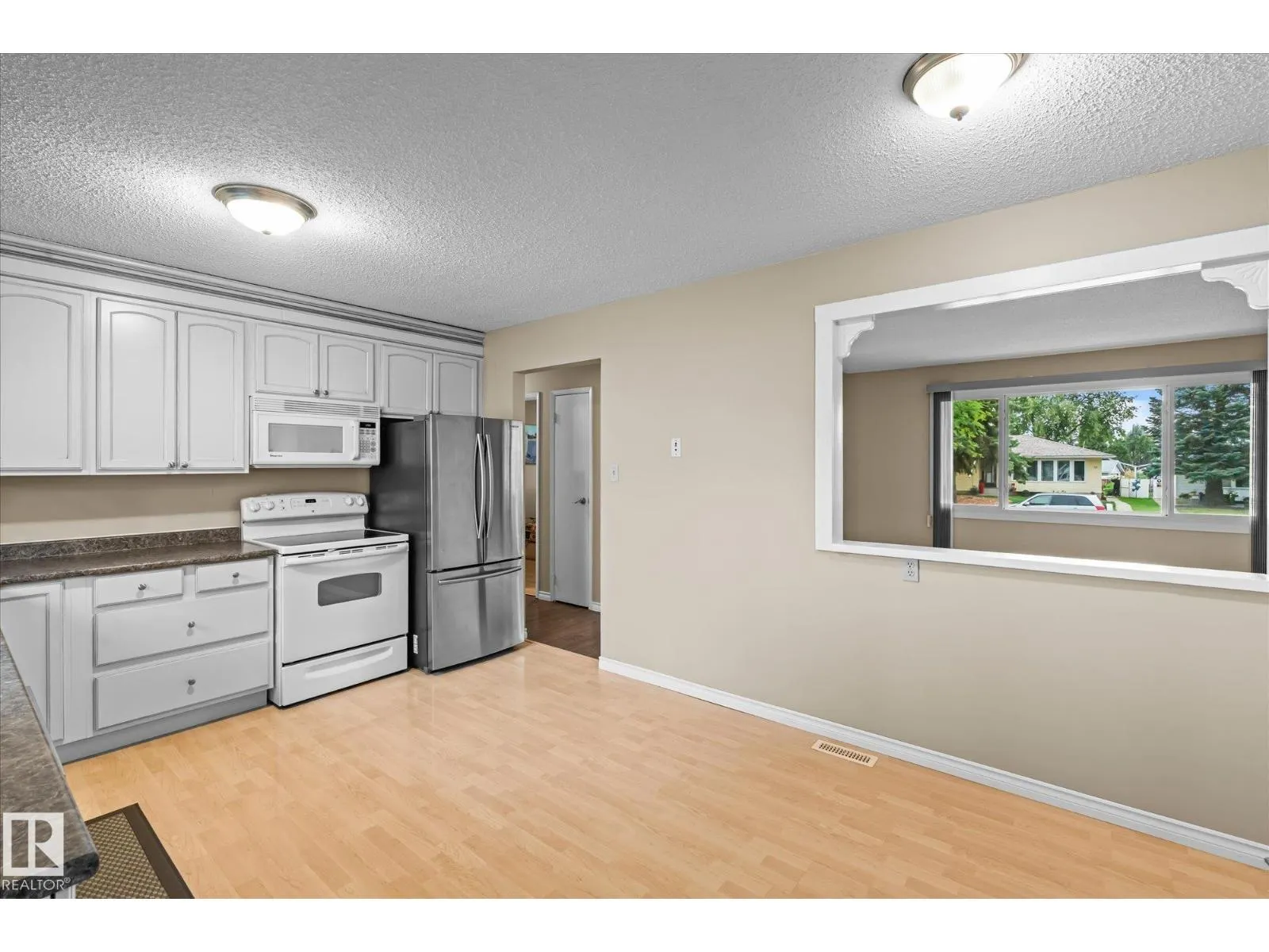 60 WOODHAVEN DR