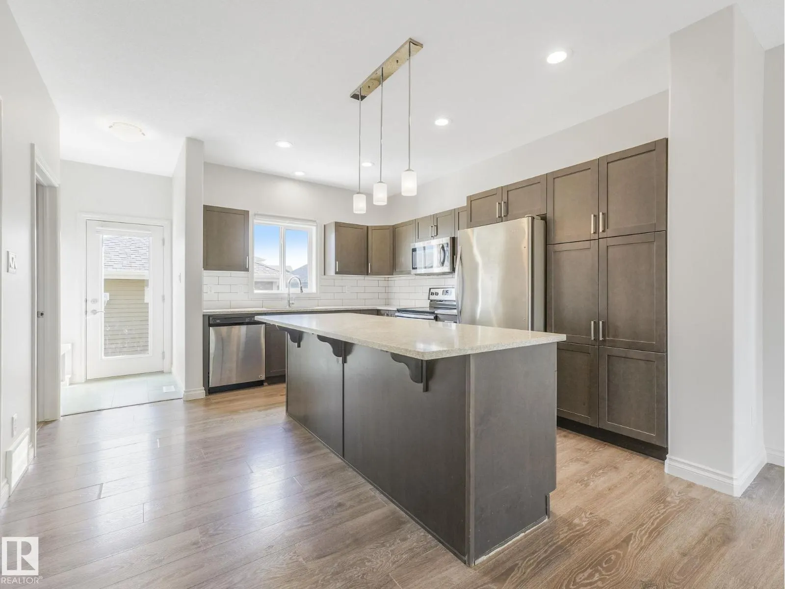 22223 89 AV NW NW
