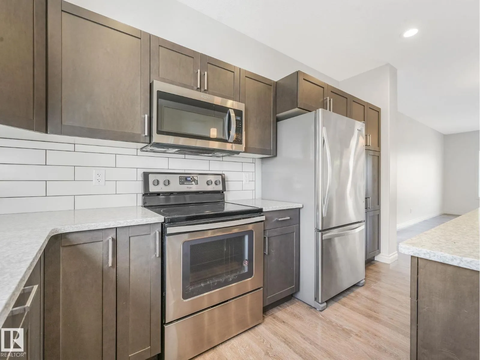 22223 89 AV NW NW