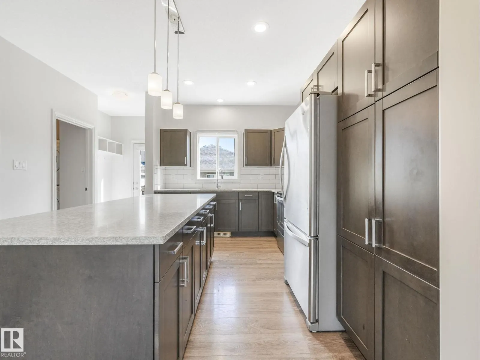 22223 89 AV NW NW