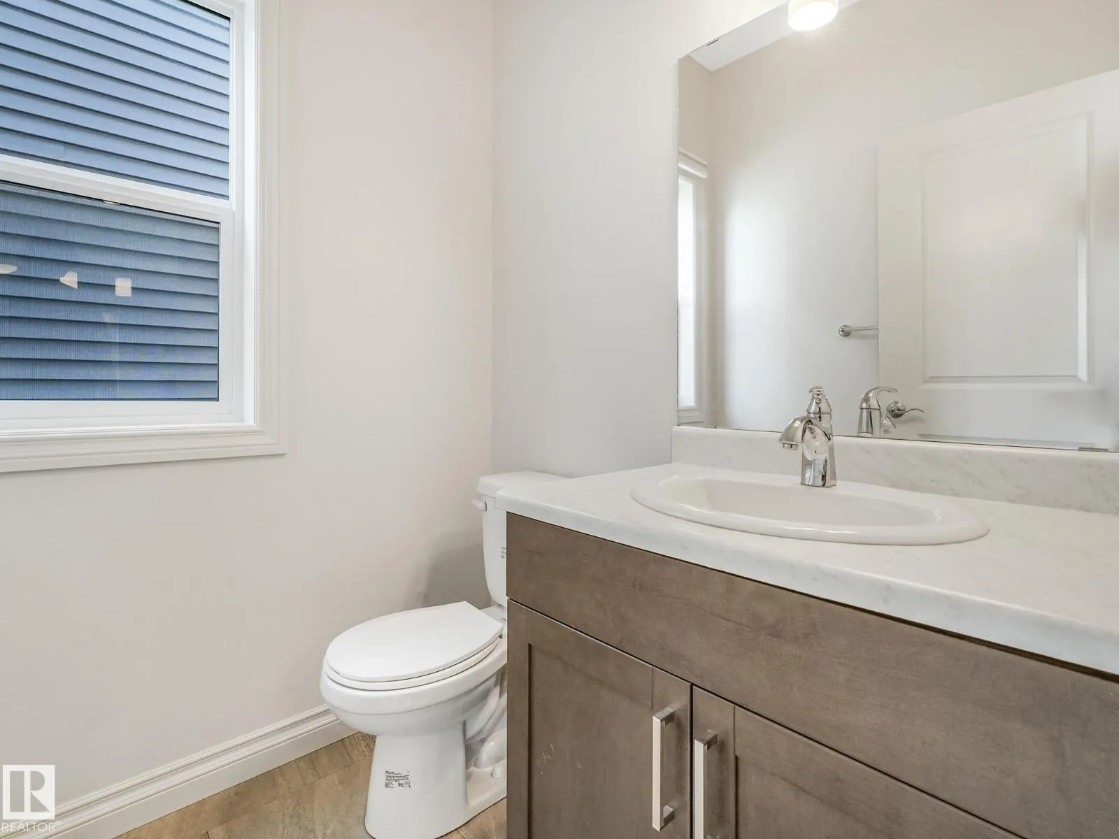 22223 89 AV NW NW