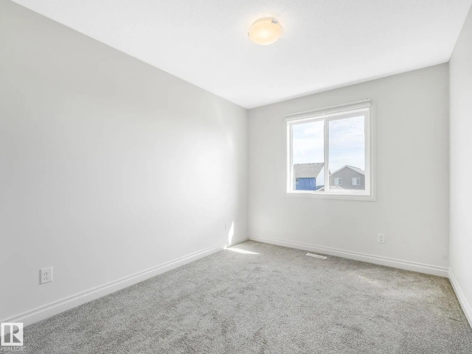 22223 89 AV NW NW