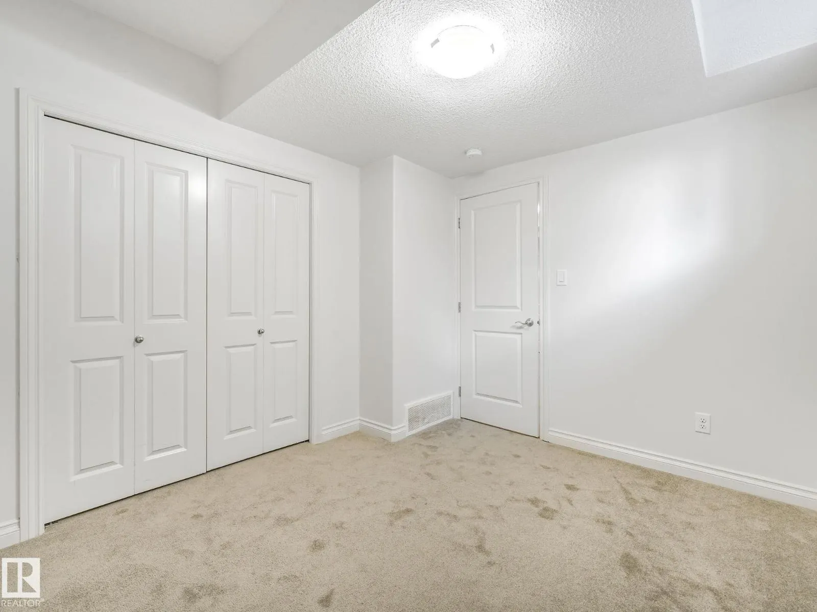 22223 89 AV NW NW