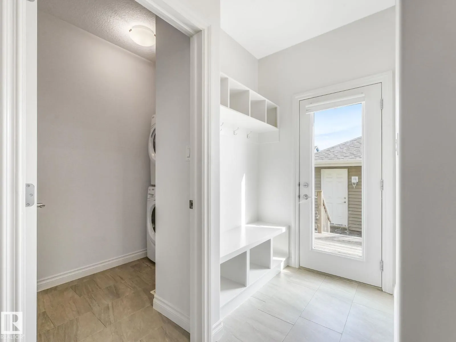 22223 89 AV NW NW