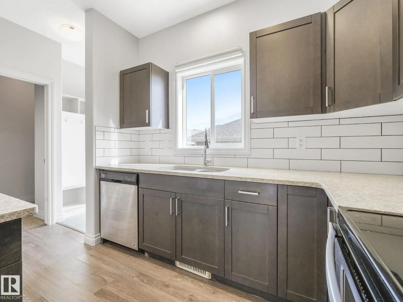 22223 89 AV NW NW
