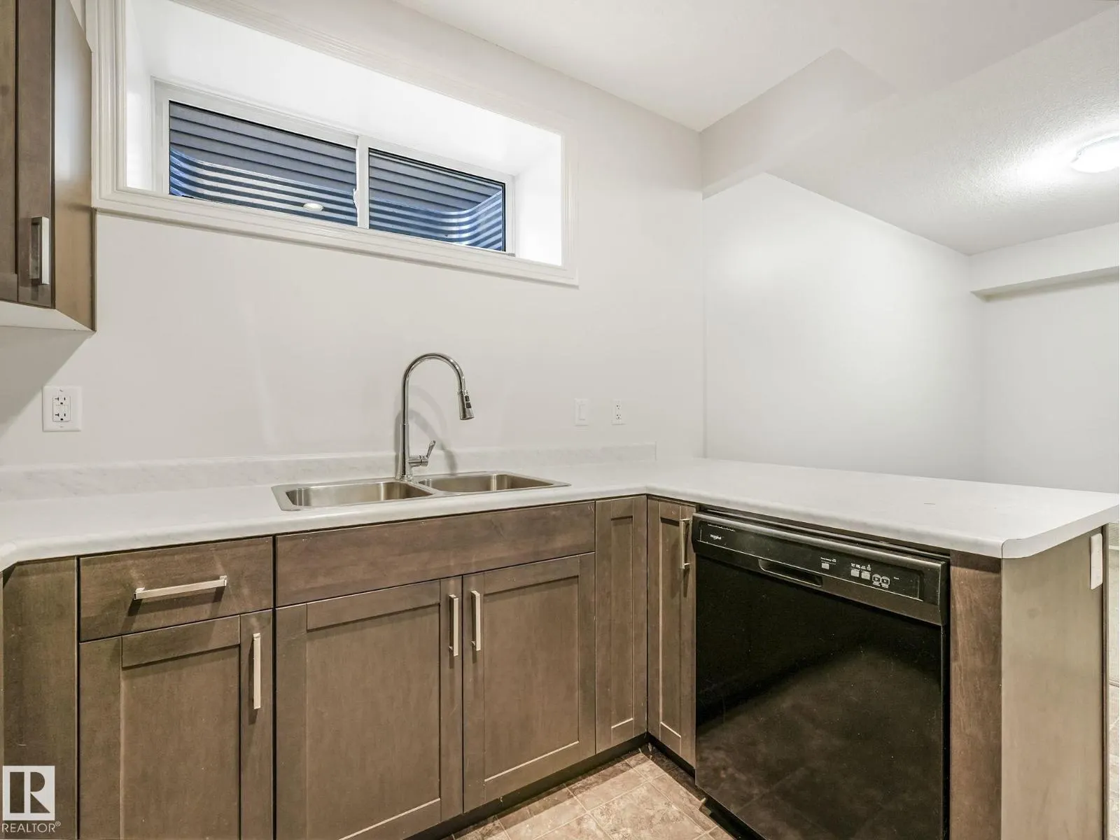 22223 89 AV NW NW