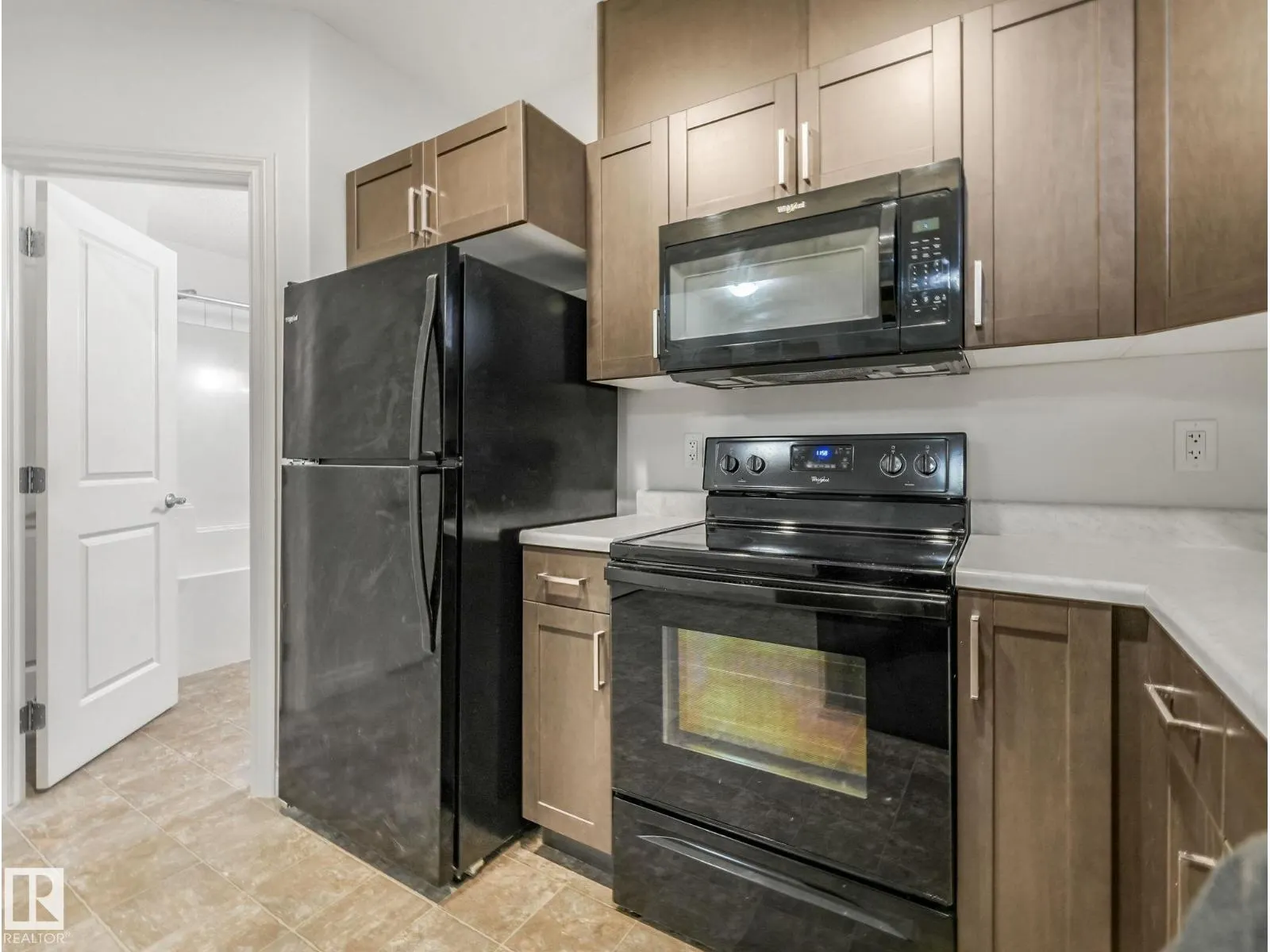 22223 89 AV NW NW