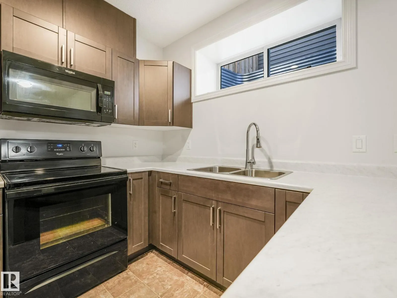 22223 89 AV NW NW