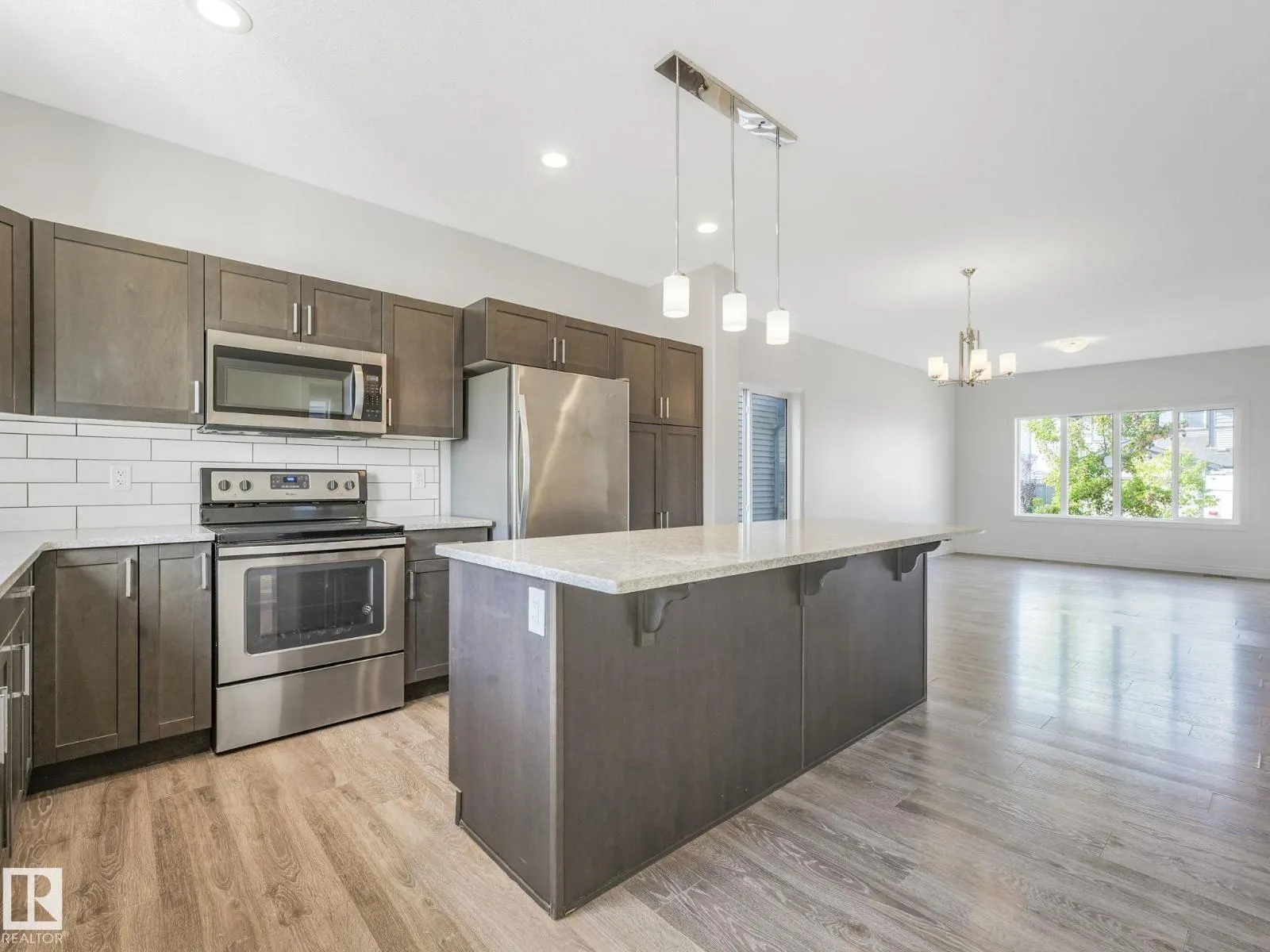 22223 89 AV NW NW