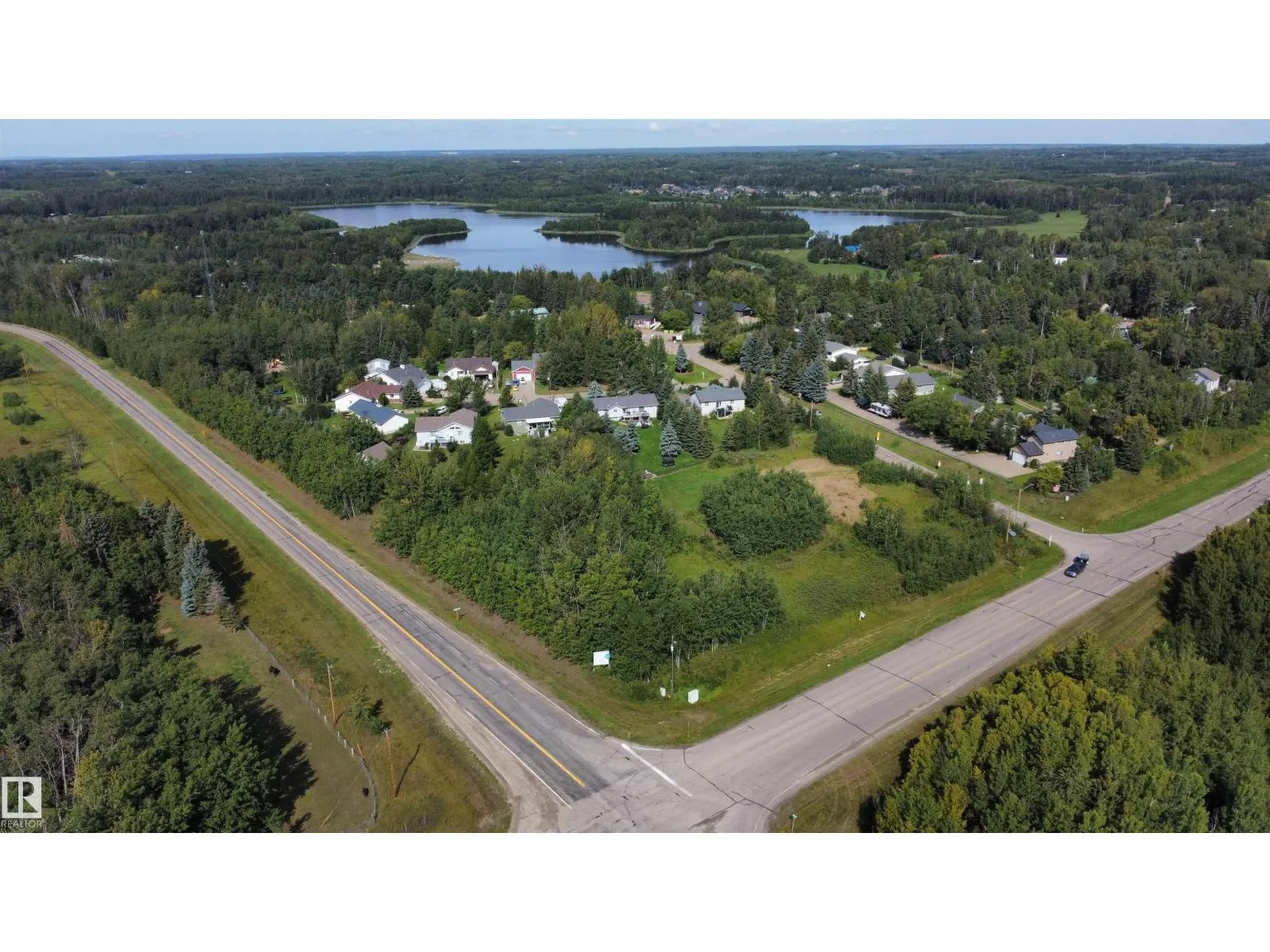 488 LAKESIDE DR