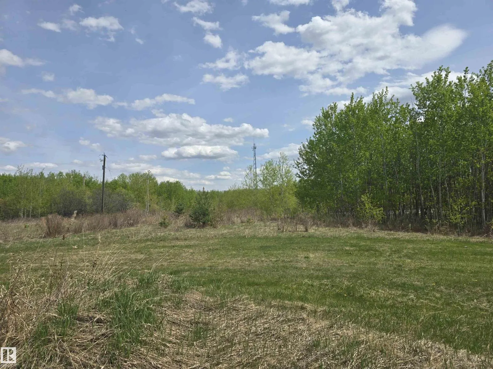 488 LAKESIDE DR