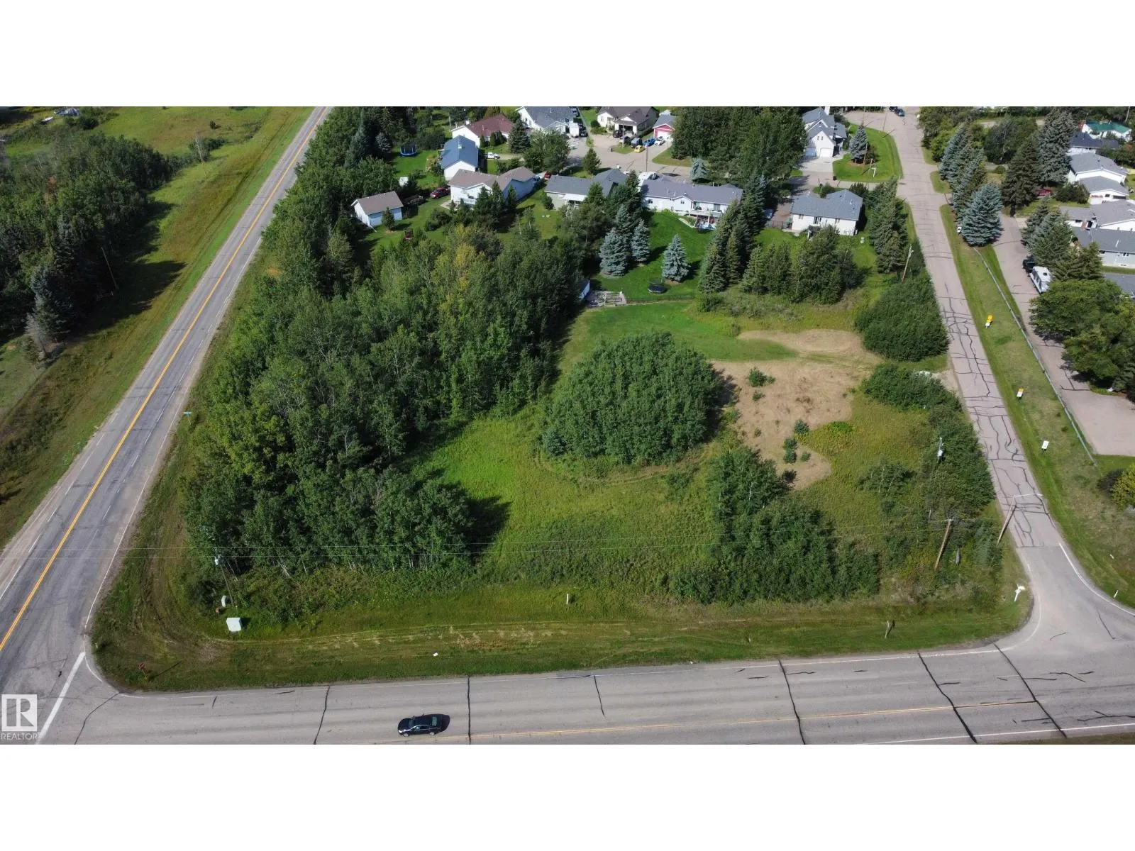 488 LAKESIDE DR