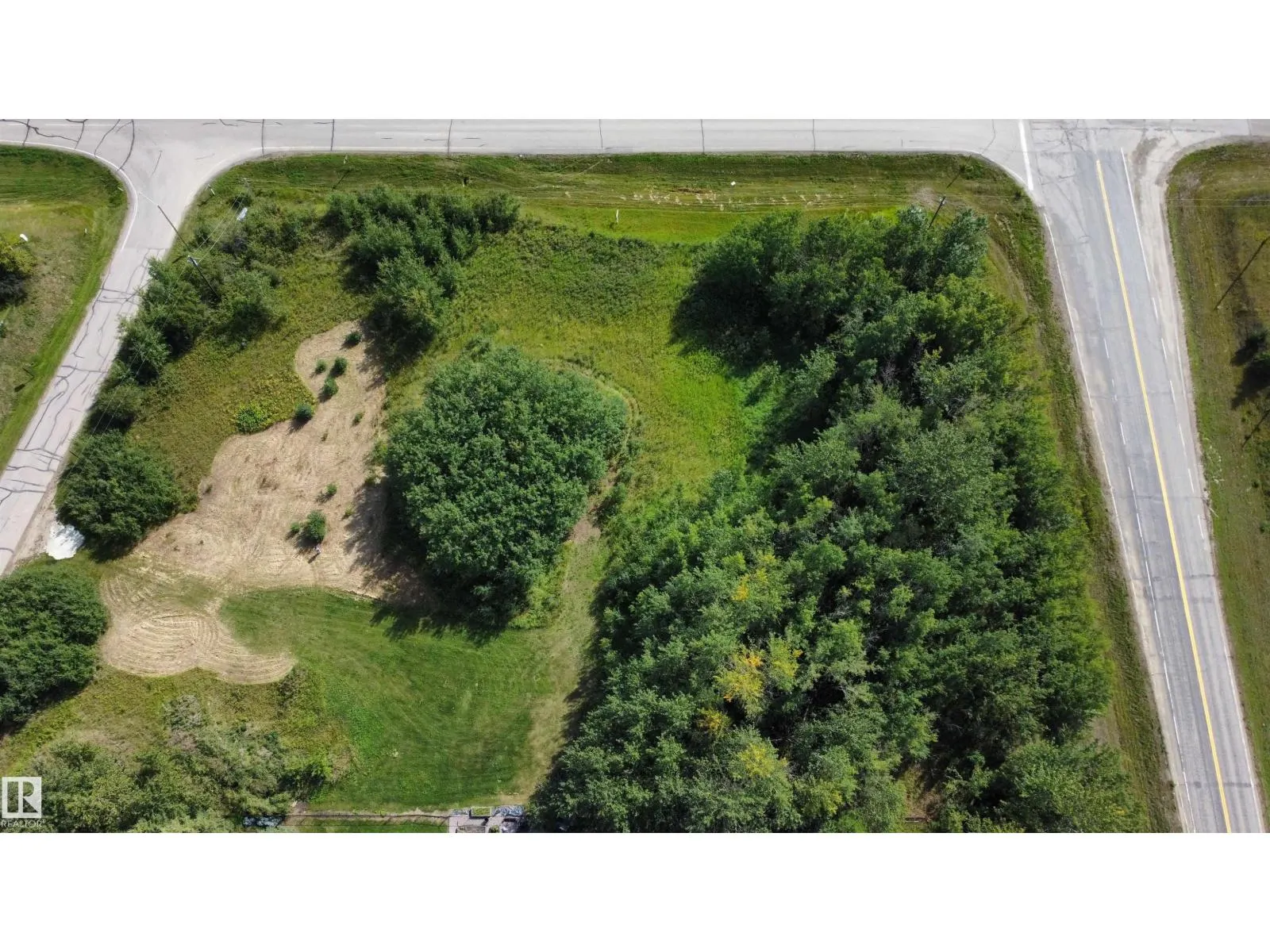 488 LAKESIDE DR