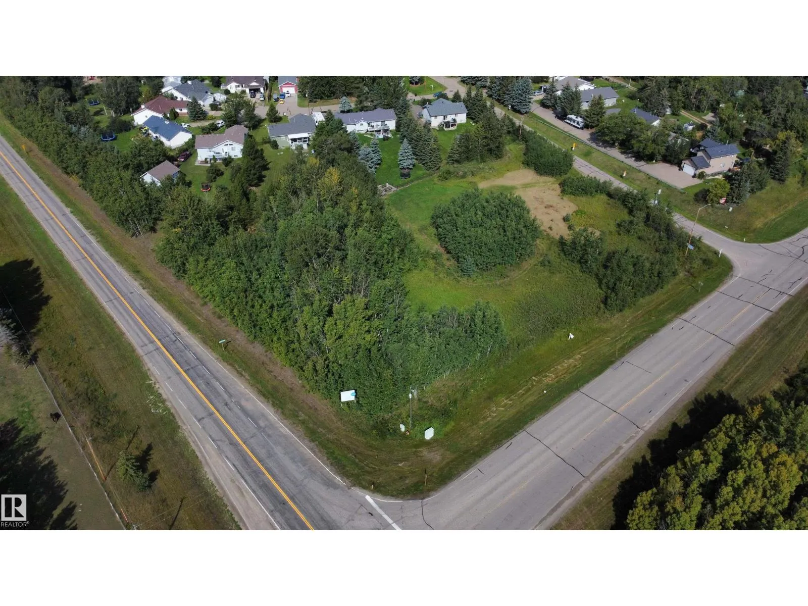 488 LAKESIDE DR