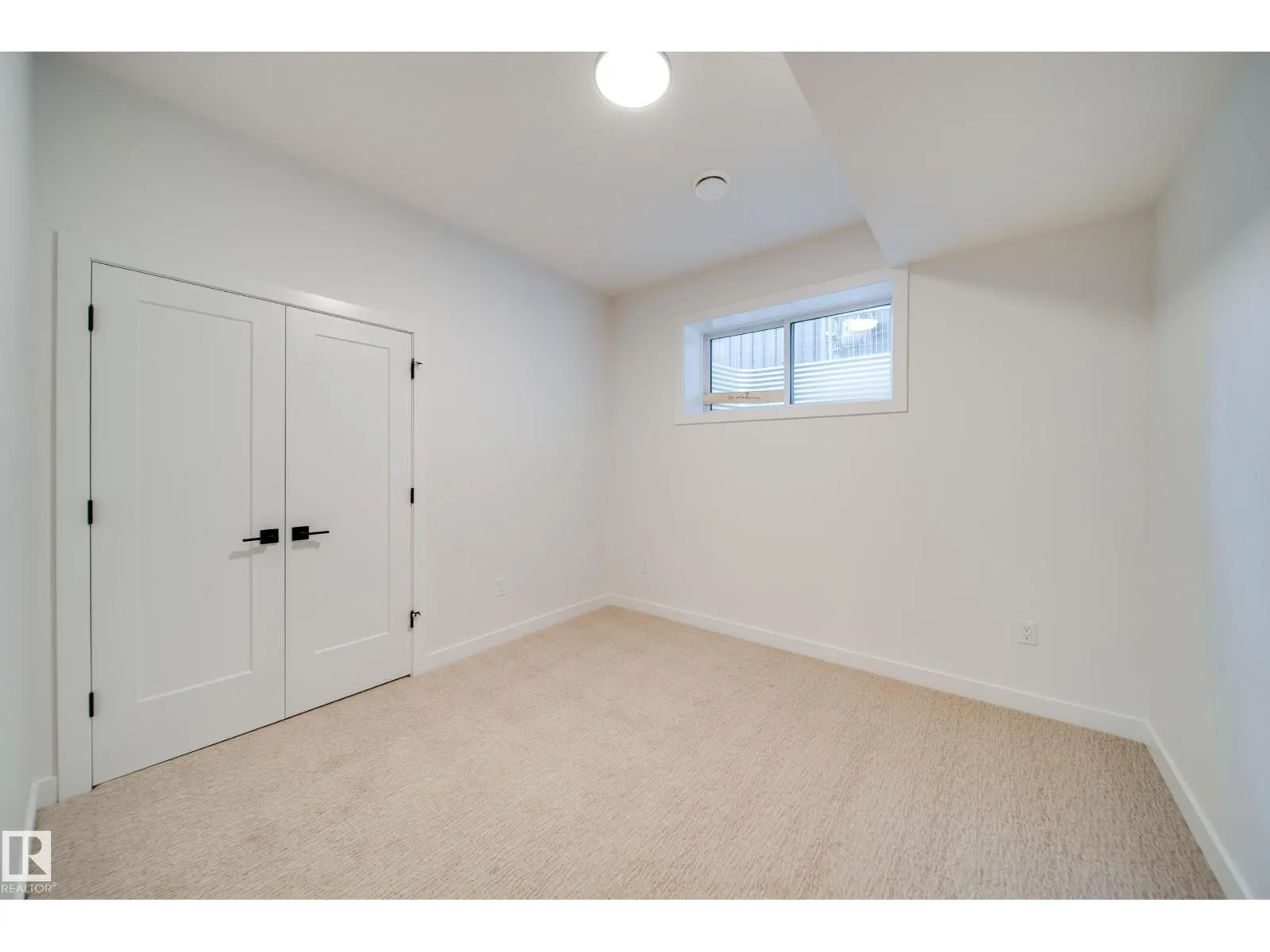 6003 111 AV NW